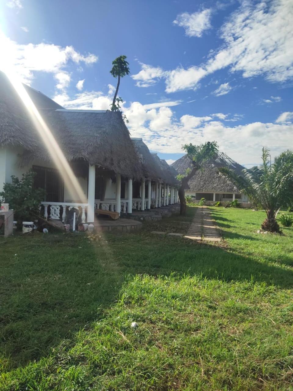 Sagwe Riviera Diani, Kenya Vila Praia de Diani Exterior foto