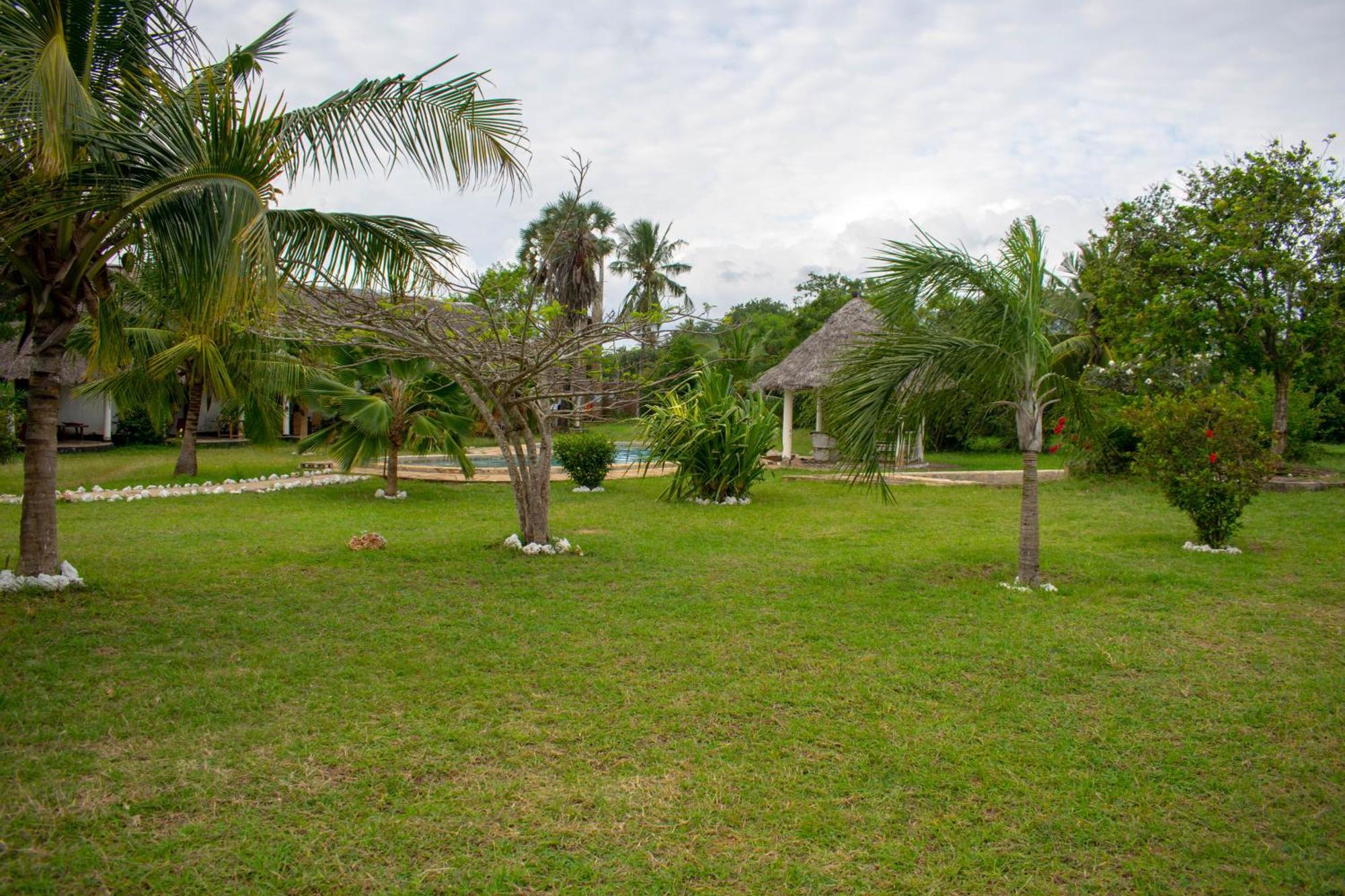 Sagwe Riviera Diani, Kenya Vila Praia de Diani Exterior foto