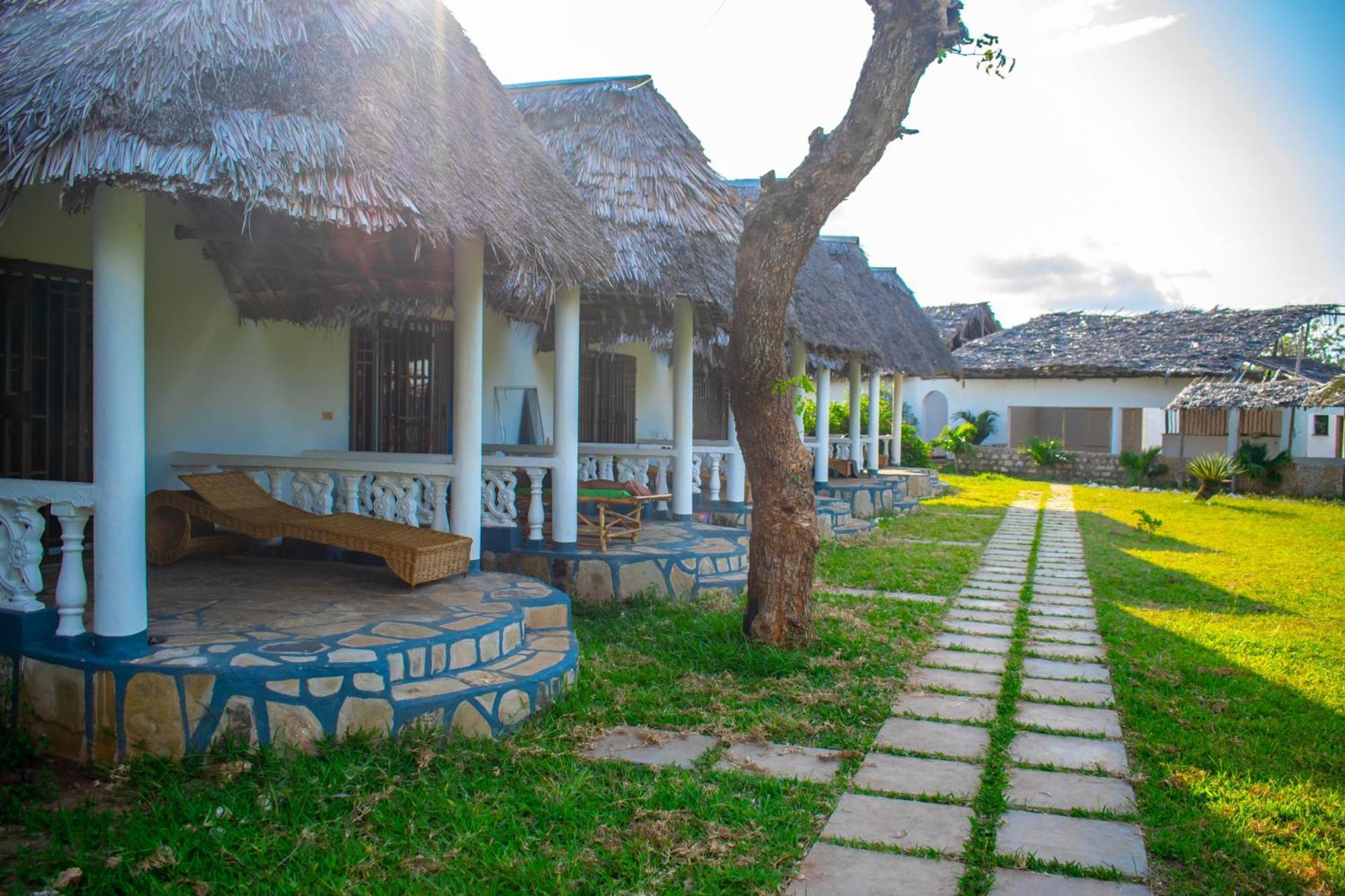 Sagwe Riviera Diani, Kenya Vila Praia de Diani Exterior foto