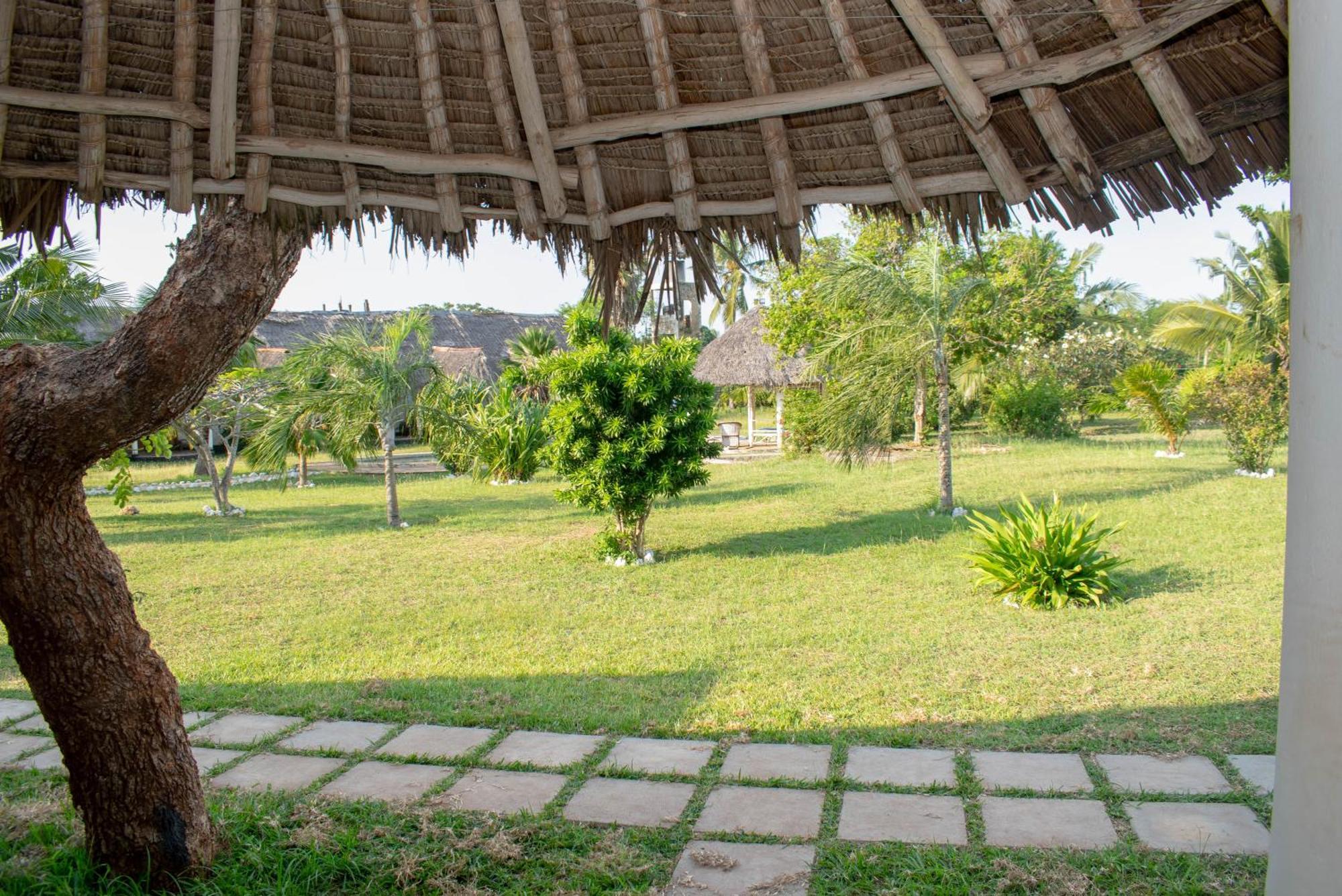 Sagwe Riviera Diani, Kenya Vila Praia de Diani Exterior foto